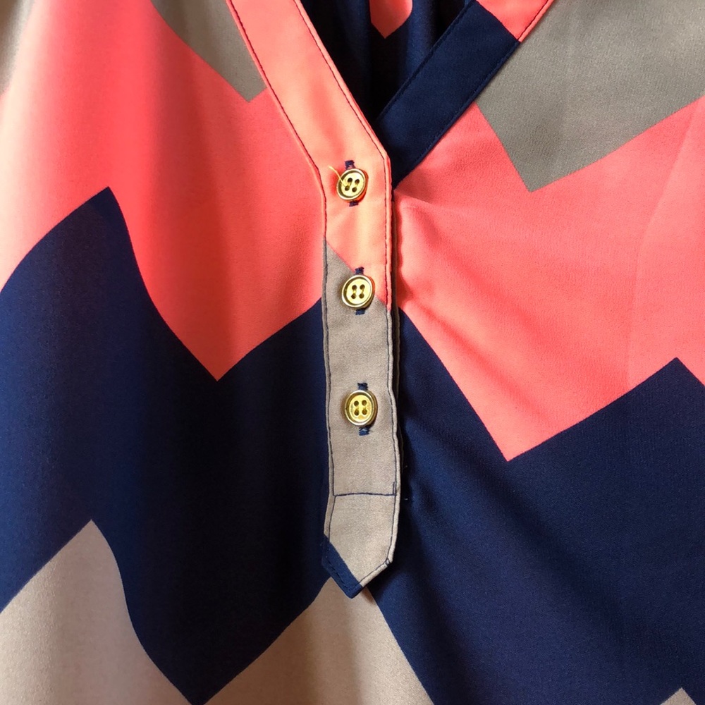 Lightweight Blouse - Picture 3 of 4